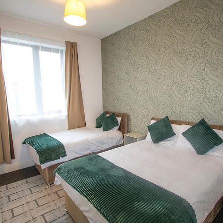 Ideal For Groups - 2 Bedroom Apartment - Free Parking, Transit Links, Close To Stadiums Manchester Buitenkant foto