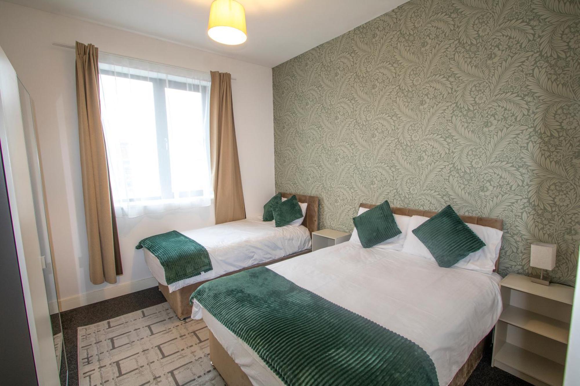 Ideal For Groups - 2 Bedroom Apartment - Free Parking, Transit Links, Close To Stadiums Manchester Buitenkant foto