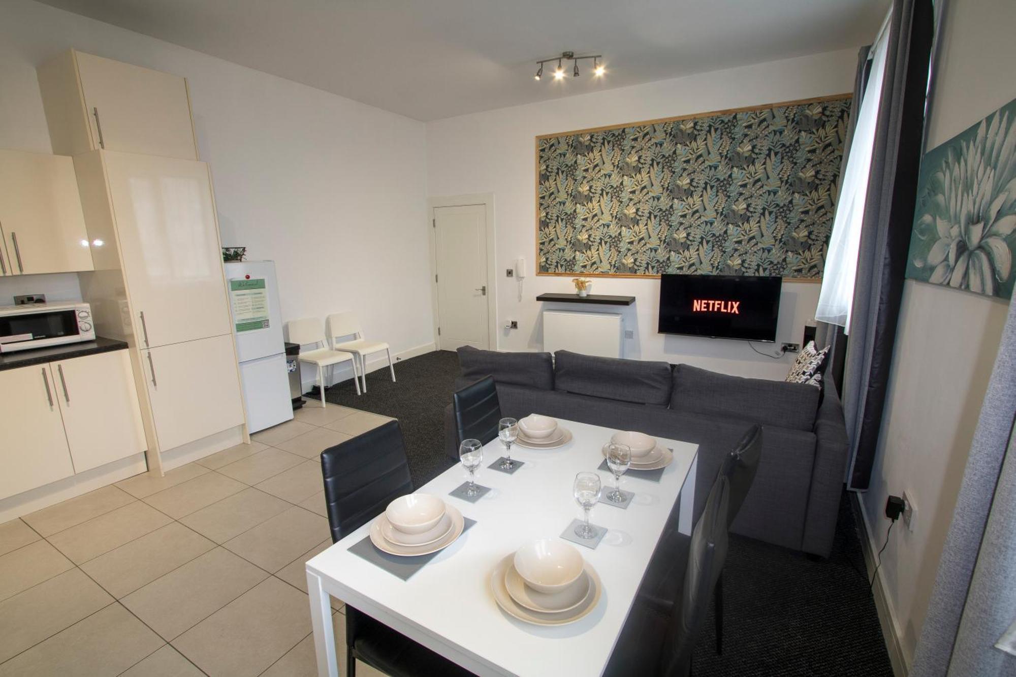 Ideal For Groups - 2 Bedroom Apartment - Free Parking, Transit Links, Close To Stadiums Manchester Buitenkant foto